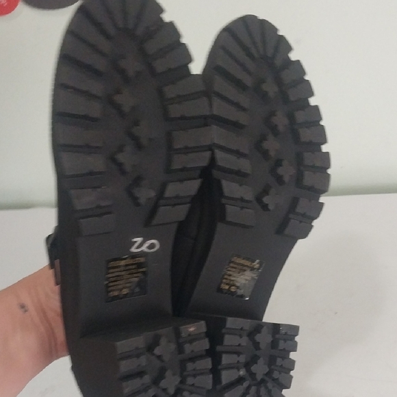 Jellypop Black Mary Jane Heels - Picture 4 of 5